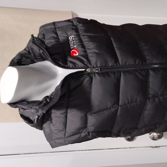 Spyder black zip hooded vest with pockets. Small - Picture 1 of 16